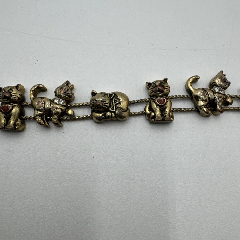 Vintage Avon Gold Tone Sliding Cat Charm Bracelet Rhinestone Red Heart Marked SP